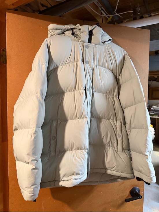 Aritzia Jackets & Blazers - Light Green Aritzia Superpuff Original